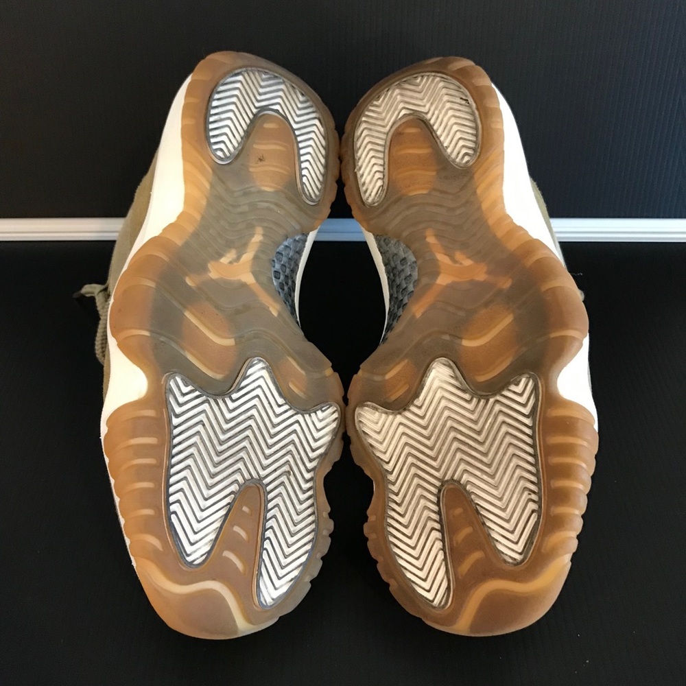 Women’s Air Jordan 11 Retro ‘Olive Lux’ - Picture 3 of 8